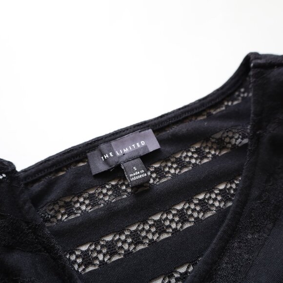 THE LIMITED Size Small Black Lace Style Stripe Sleeveless Blouse Career Office - Picture 2 of 9